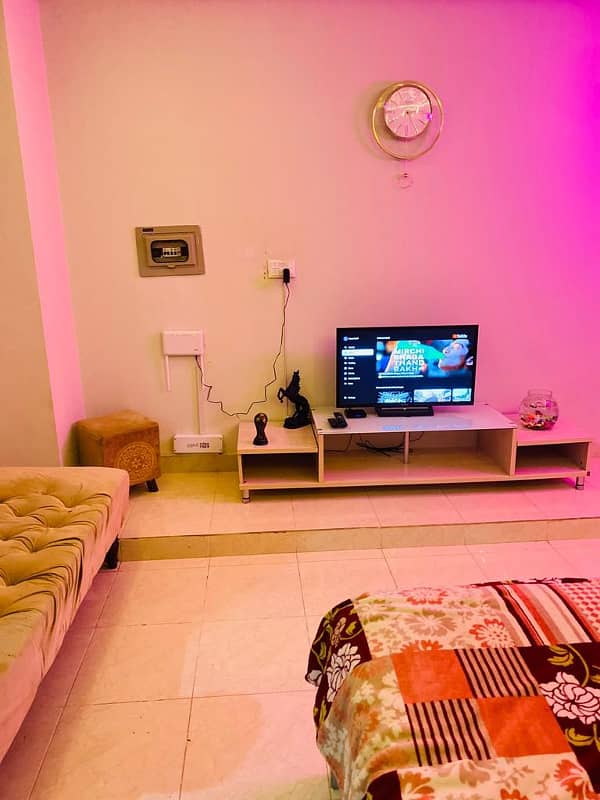 Par day short time furnished apartment available 9