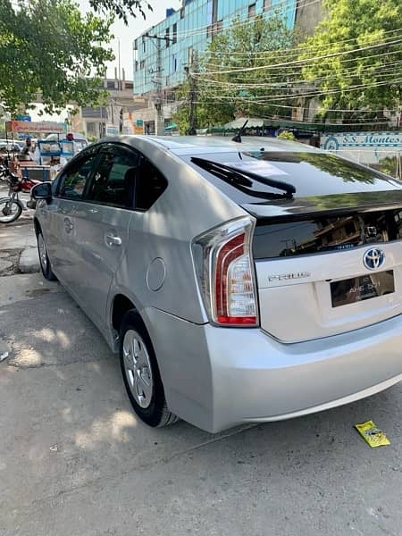 Toyota Prius 2014 1