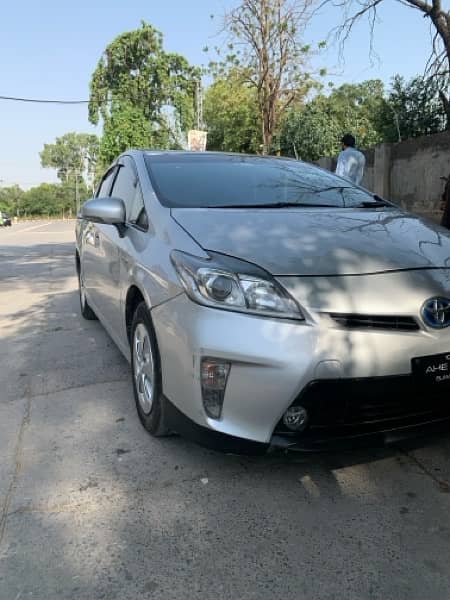 Toyota Prius 2014 3