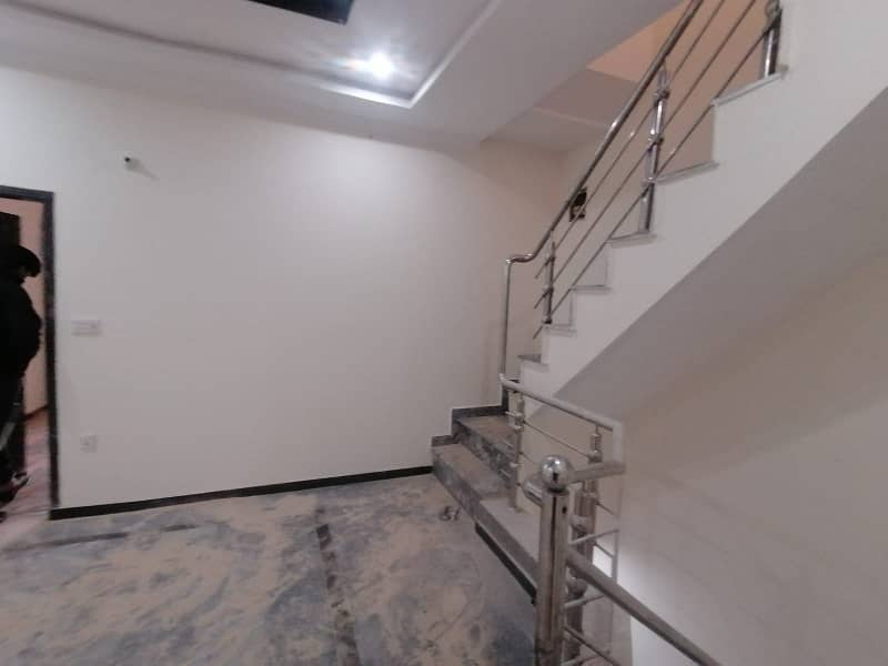 Spacious Prime Location Lower Portion Is Available In Izmir Town For rent 5