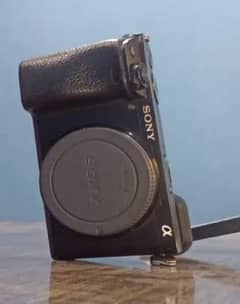 Sony 6400 Mirorrless Body with 16 mm Lense in mint condition