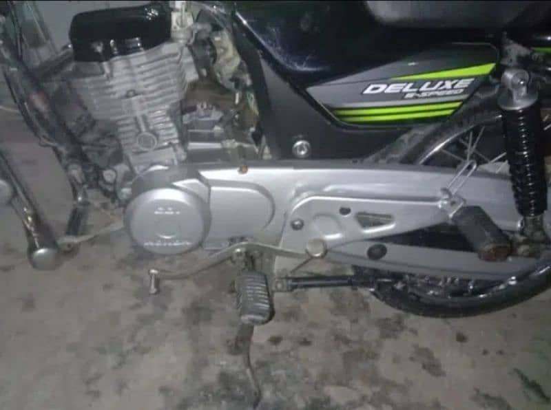 Deluxe 125 Model 2006 Peshawar Number 2