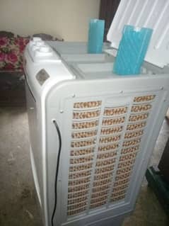 room air cooler shirf 10 din phle lia ha daba packet sub kch mily ga 0