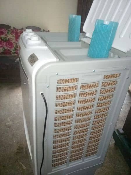 room air cooler shirf 10 din phle lia ha daba packet sub kch mily ga 0
