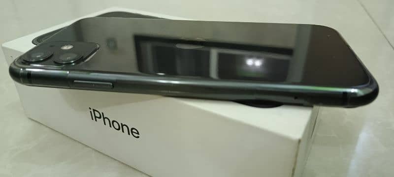 Iphone 11 with box 128gb PTA aprove sealed btr thn 11pro 12 pro xs max 4