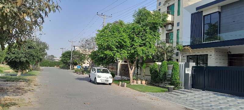 In Lahore You Can Find The Perfect Prime Location House For Sale 2