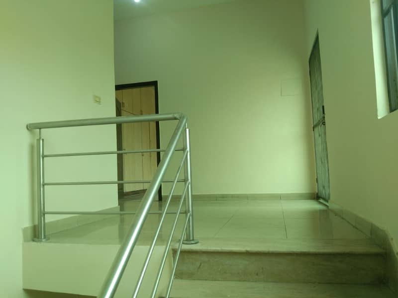 10 Marla House For Rent In Askari 10 5