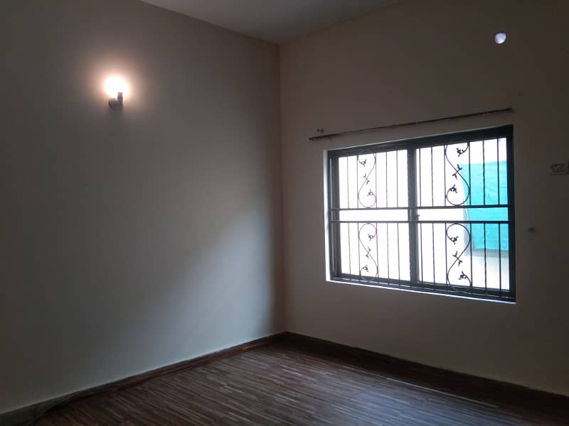 10 Marla House For Rent In Askari 10 6