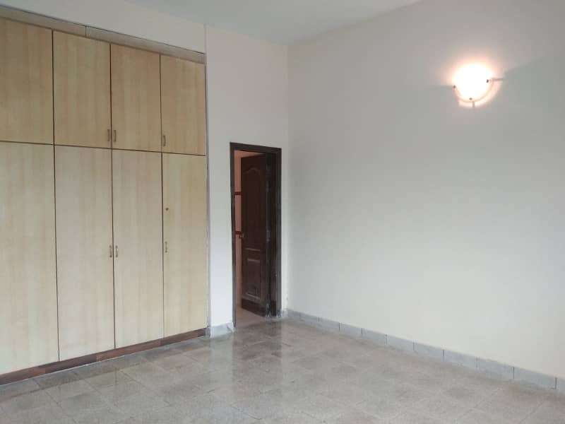 10 Marla House For Rent In Askari 10 12