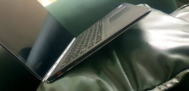Lenovo yoga 900 for sale with good condition urgent for sale 6