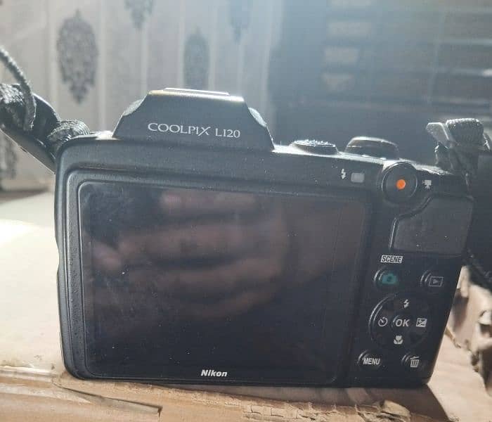 nikon coolpix l120 with beg and charger 0