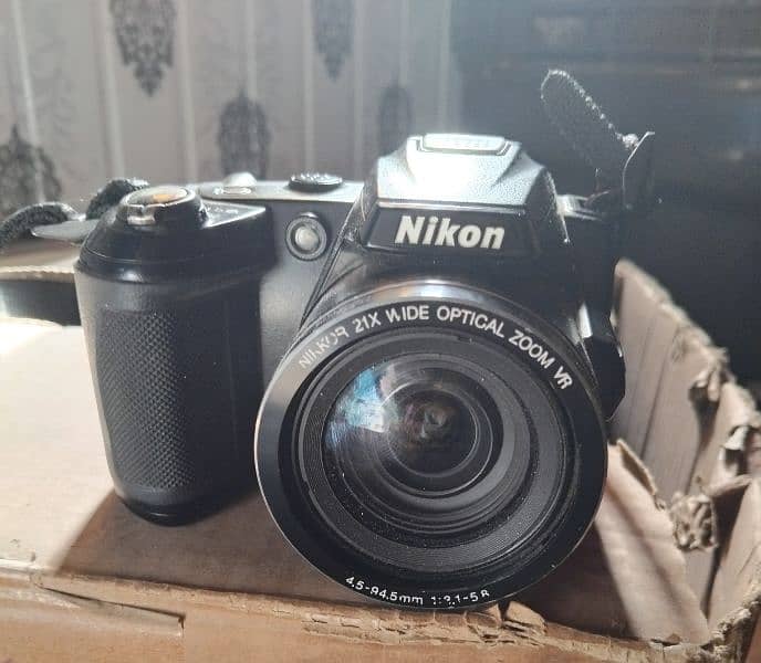 nikon coolpix l120 with beg and charger 3