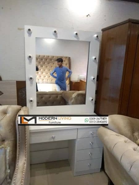 Stylish vanity dressing table with lights best quality 6