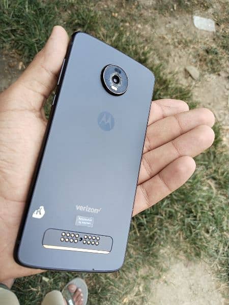 Moto Z4 0