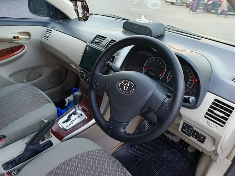 Toyota Corolla GLI 2014 1.6 (Automatic) 9