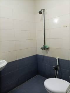 2 Bed DD flat 1st floor in DHA phase 6 rahat commr street