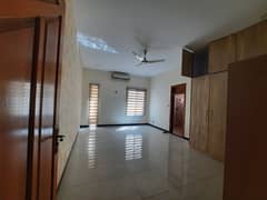 Newly Built 500 Yds Bungalow Gulshan-E-Iqbal Block 4