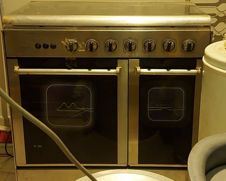 corona gas stove with oven. 2