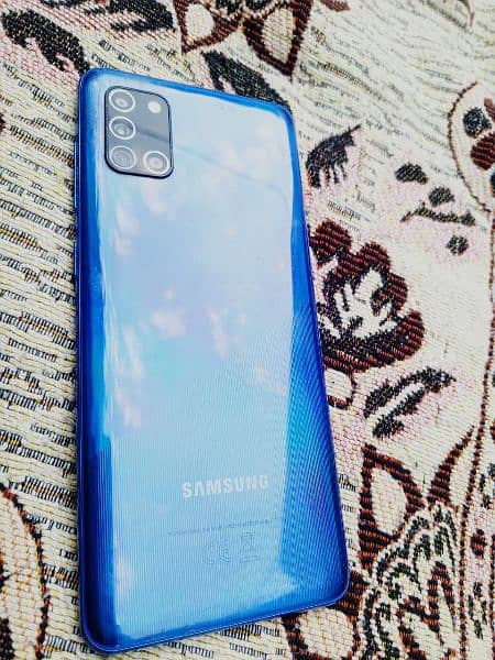 Samsung Galaxy A31 1