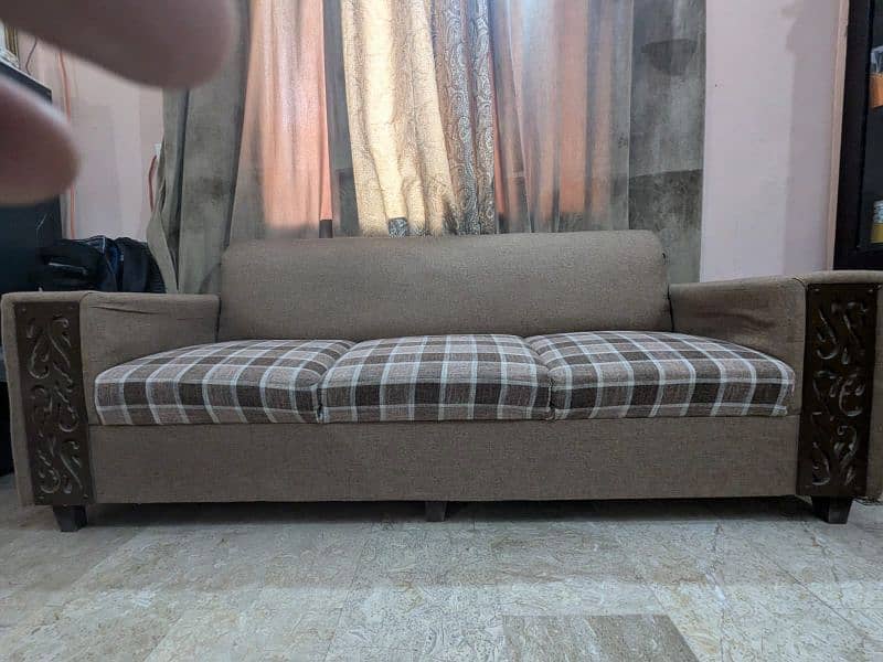 7 seater Jude cloth sofa set for sale in mint condition 1