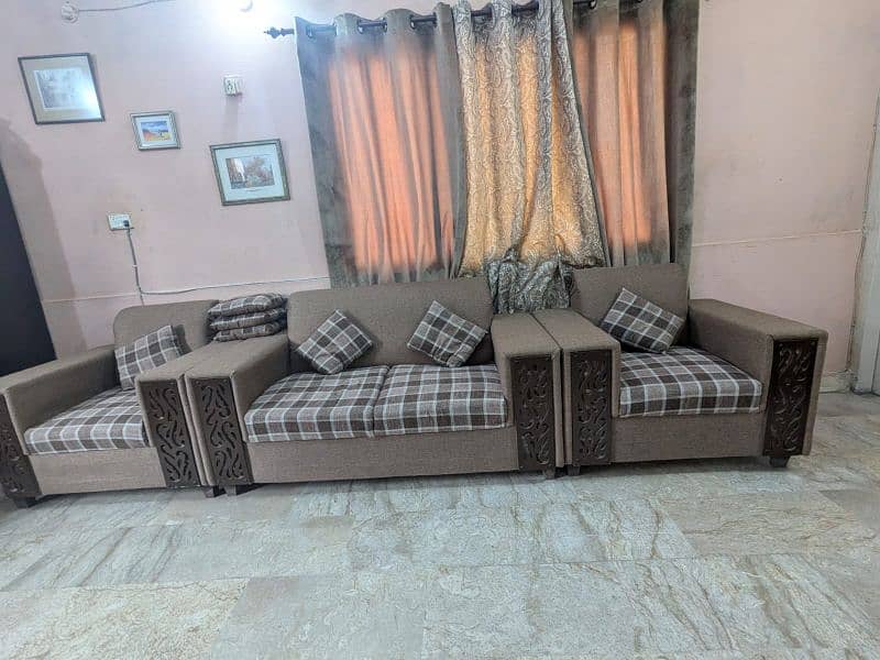 7 seater Jude cloth sofa set for sale in mint condition 2