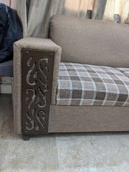 7 seater Jude cloth sofa set for sale in mint condition 3