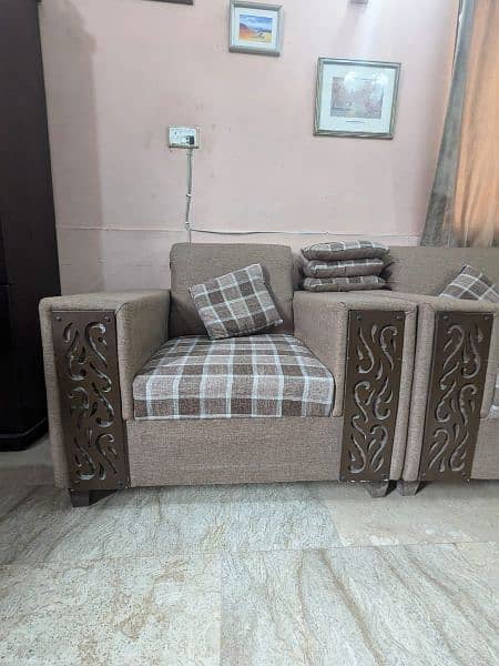 7 seater Jude cloth sofa set for sale in mint condition 5