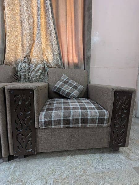 7 seater Jude cloth sofa set for sale in mint condition 6