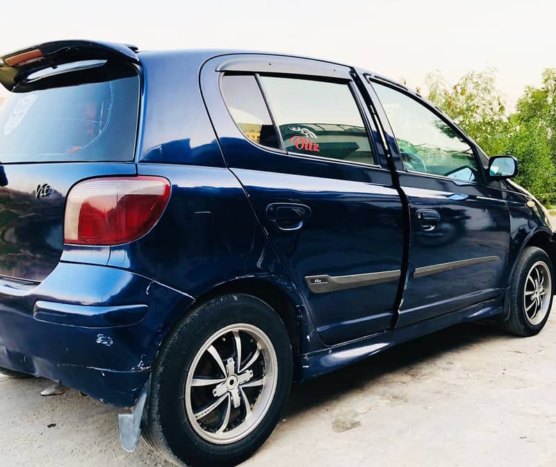 Toyota Vitz 2002 4