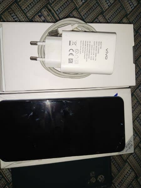 Vivo Y33s 8/128 2