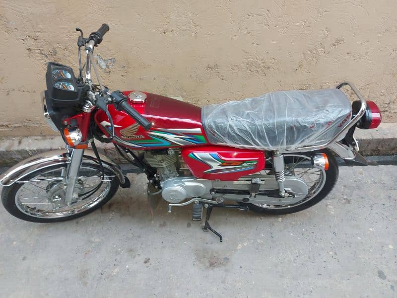 Honda cg 125 2023 red 14