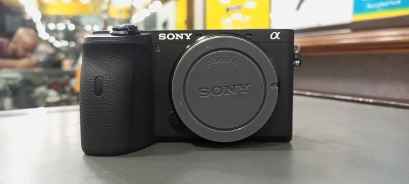 sony a6600 with 18-135mm 0