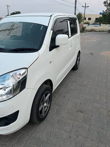 Suzuki Wagon R VXL family car 2