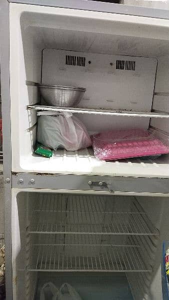 fridge for urgent sale 1