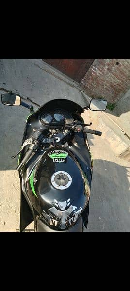 Kawasaki ninja ZX1100cc 2