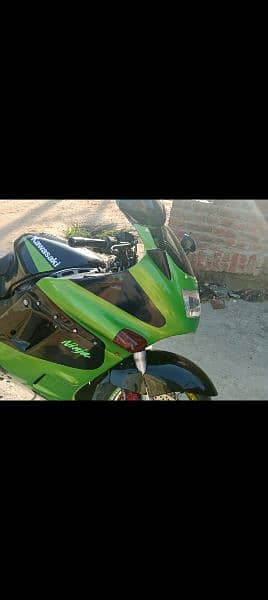 Kawasaki ninja ZX1100cc 7