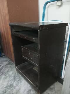 computer table for sale (used)