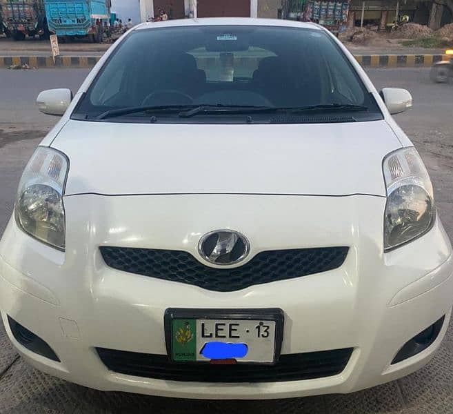 Toyota Vitz 2013 1