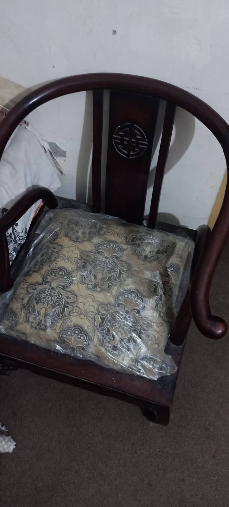 New poshish purani mazboot lakri ka sofa 1