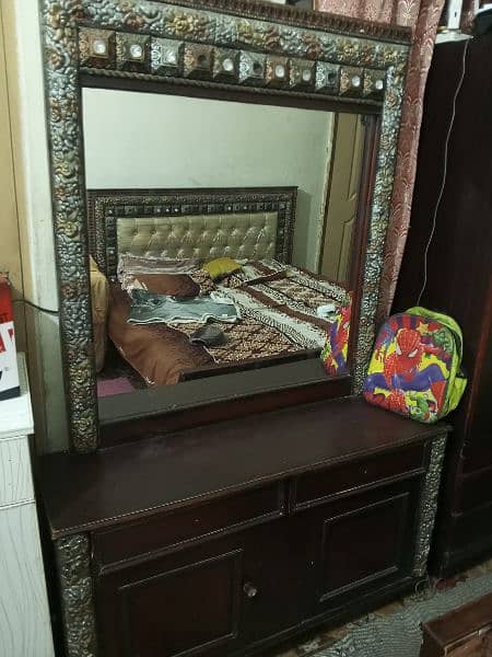 Dressing Table 0