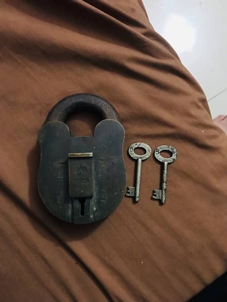 Old ANTIQUE Victorian padlock and key, 2