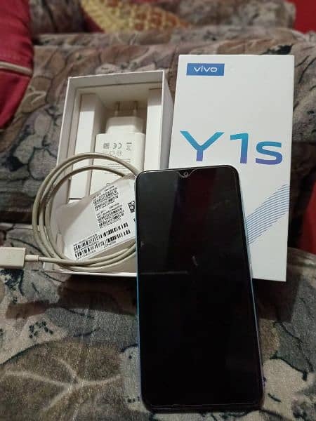 Vivo Y1s 4