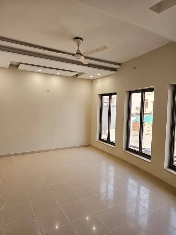 Family Flats 3 Bedroom 2 Baath With Electric Gas Own Meter Underground Parking Lift 24 Hour 1