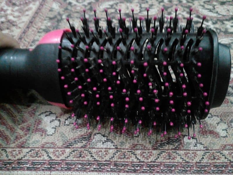 HAIR DRYERAND STYLER 1