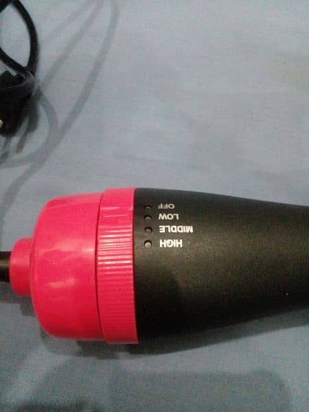 HAIR DRYERAND STYLER 9