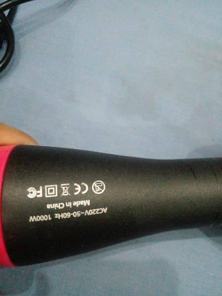 HAIR DRYERAND STYLER 10