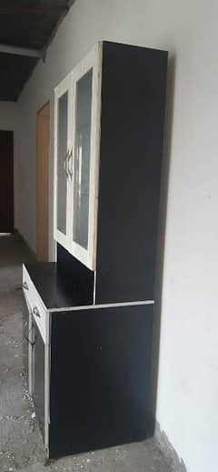 wardrobe in white andblack colourh