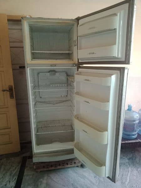 Dawlance Refrigerator in working condition 4