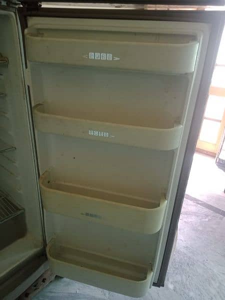 Dawlance Refrigerator in working condition 5