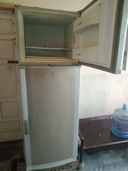 Dawlance Refrigerator in working condition 6